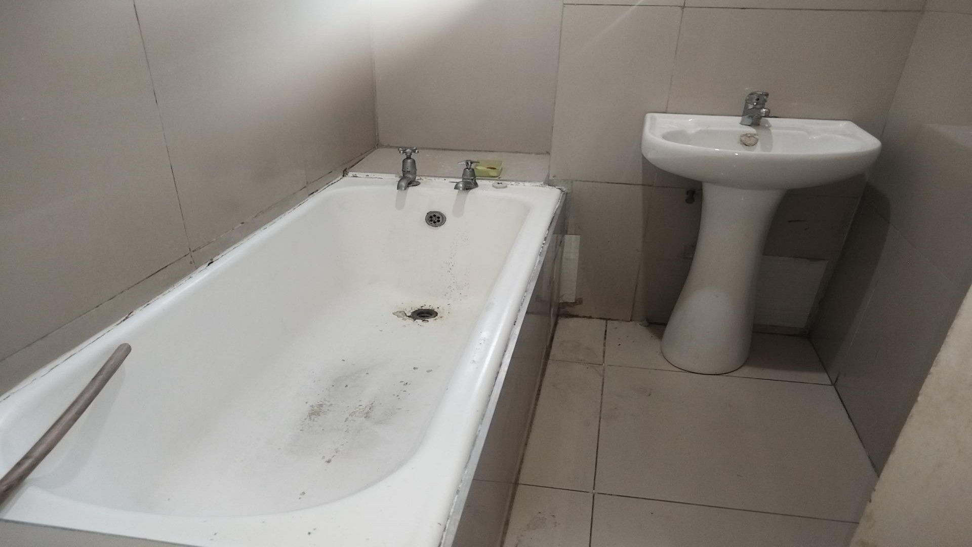 Bathroom 1 of property in Umbilo 