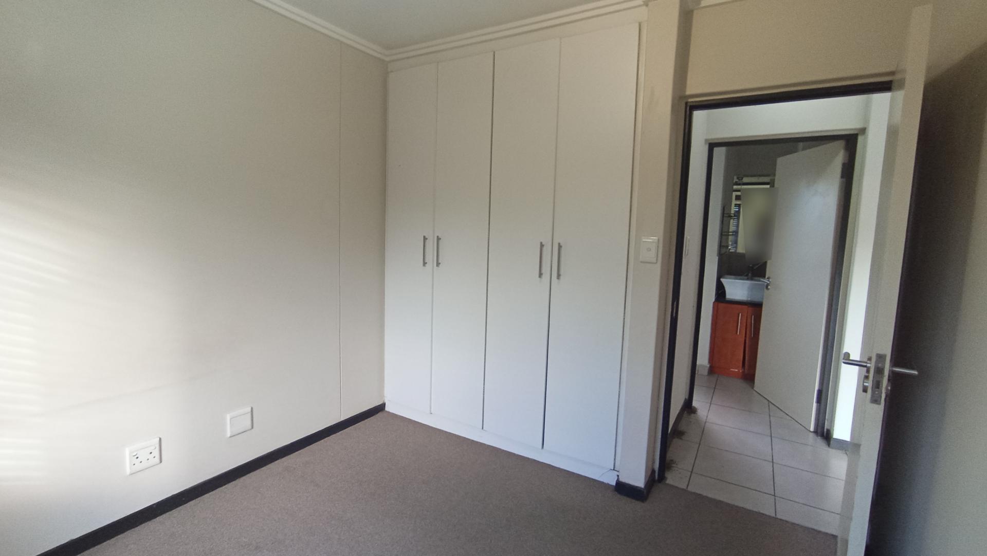 Bed Room 1 - 11 square meters of property in Sherwood