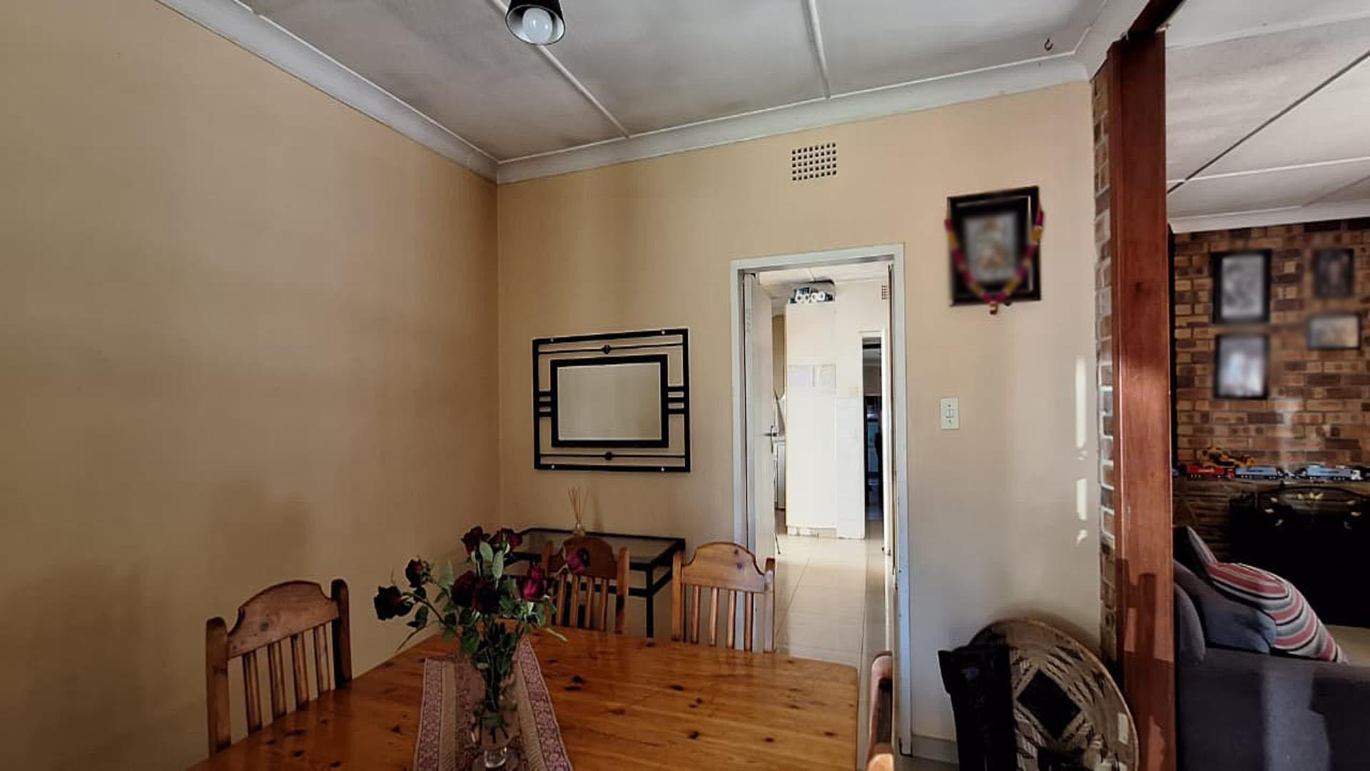 Dining Room - 13 square meters of property in Ferndale - JHB