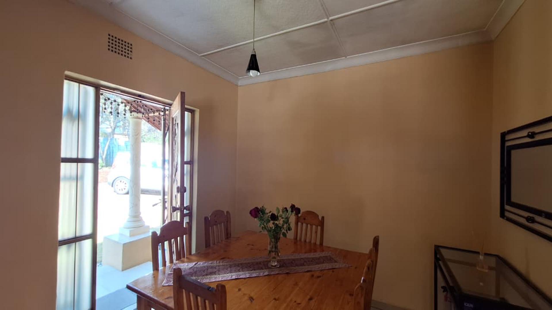 Dining Room - 13 square meters of property in Ferndale - JHB