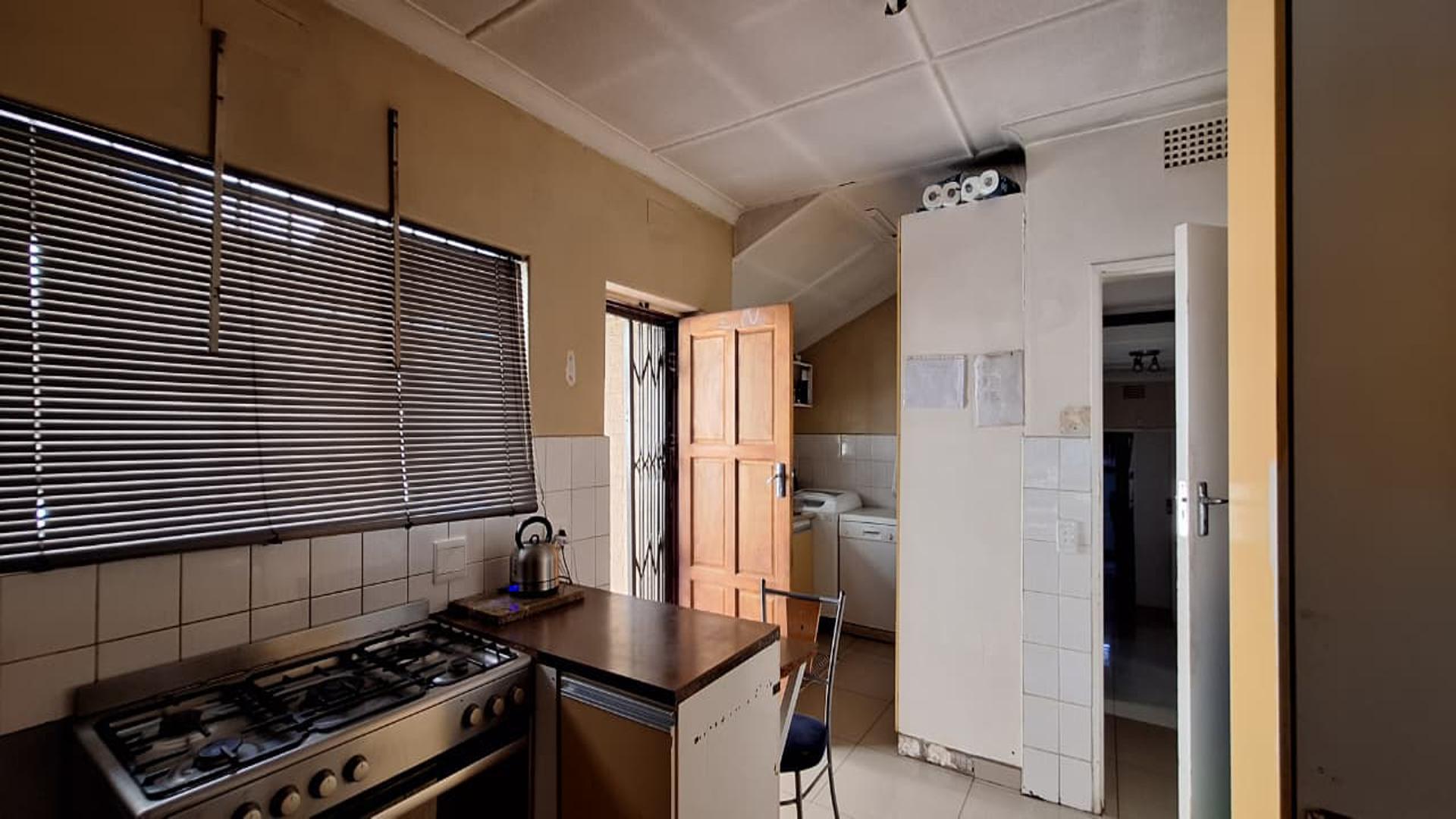 Kitchen - 14 square meters of property in Ferndale - JHB