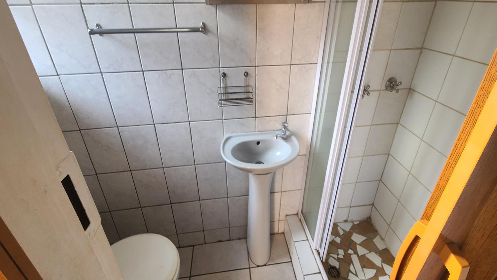 Bathroom 1 of property in Middelburg - MP