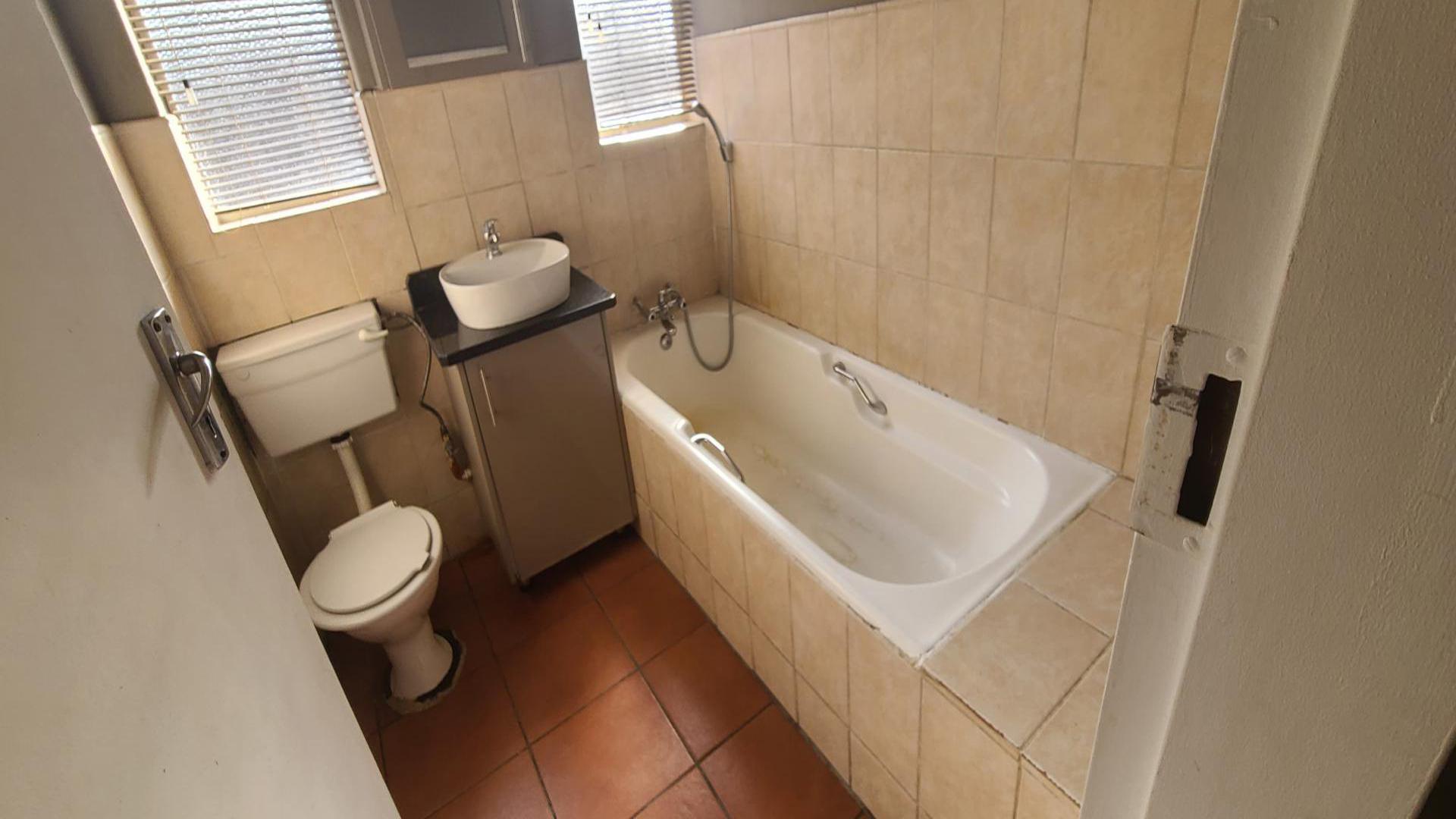 Bathroom 2 of property in Middelburg - MP