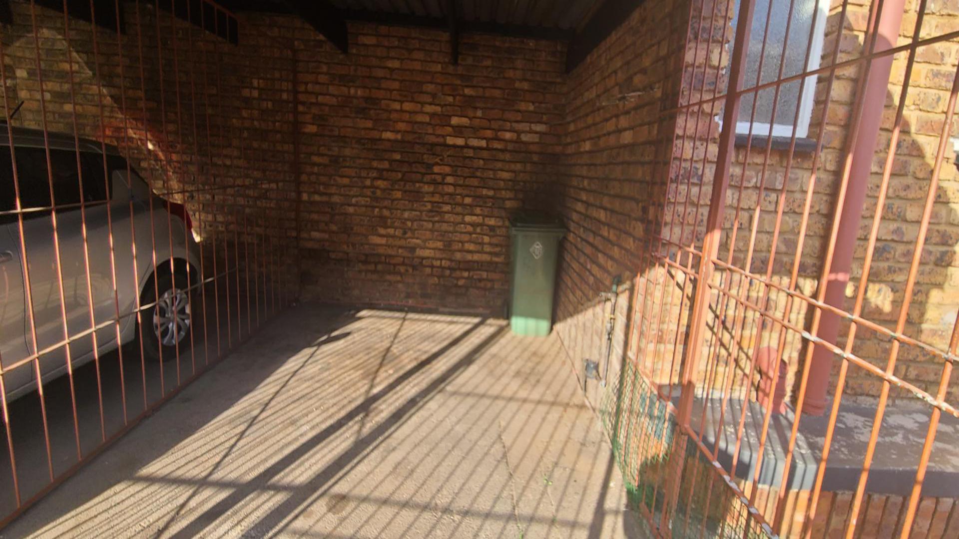 Carport  of property in Middelburg - MP