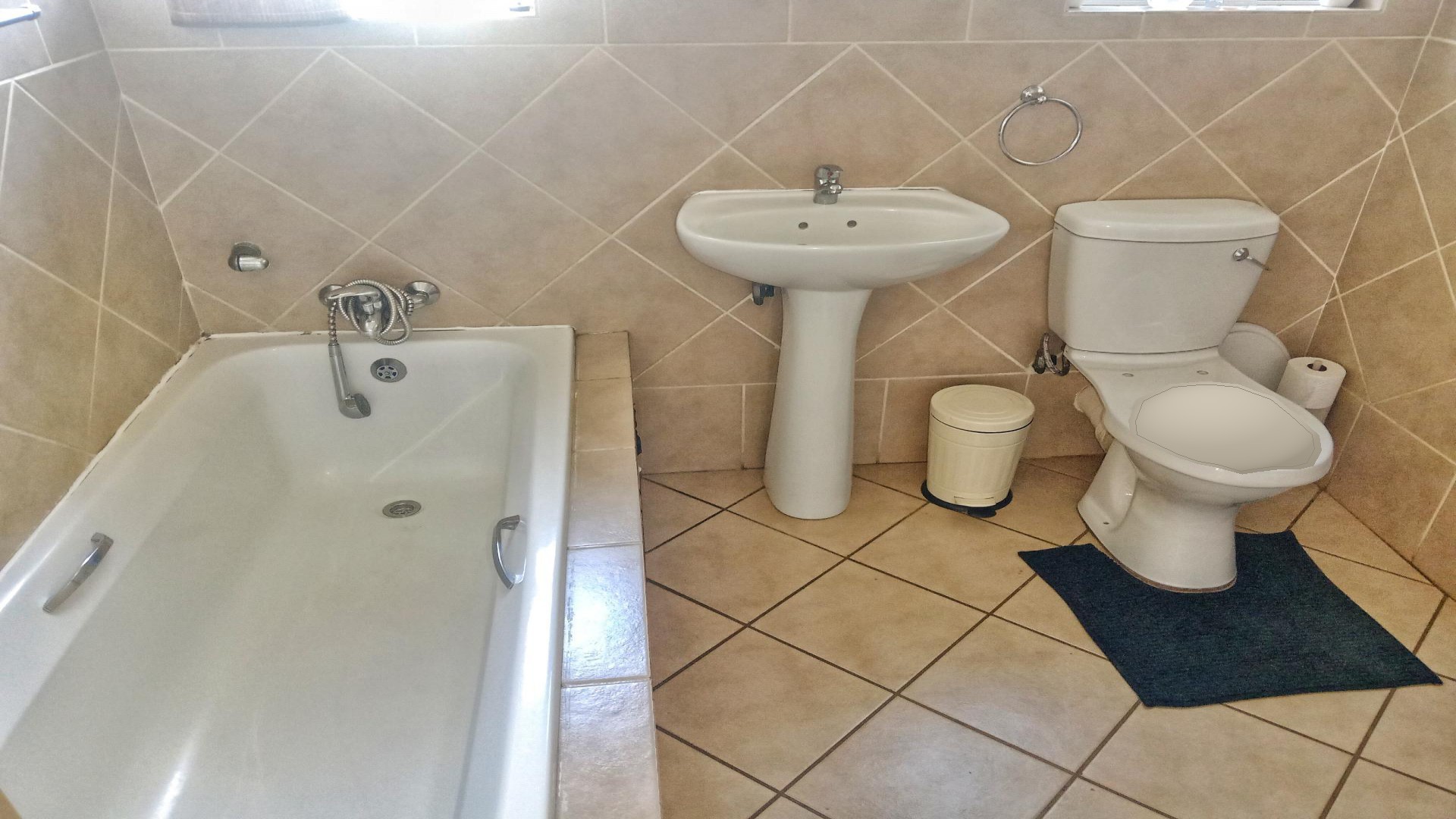 Bathroom 1 of property in Annlin