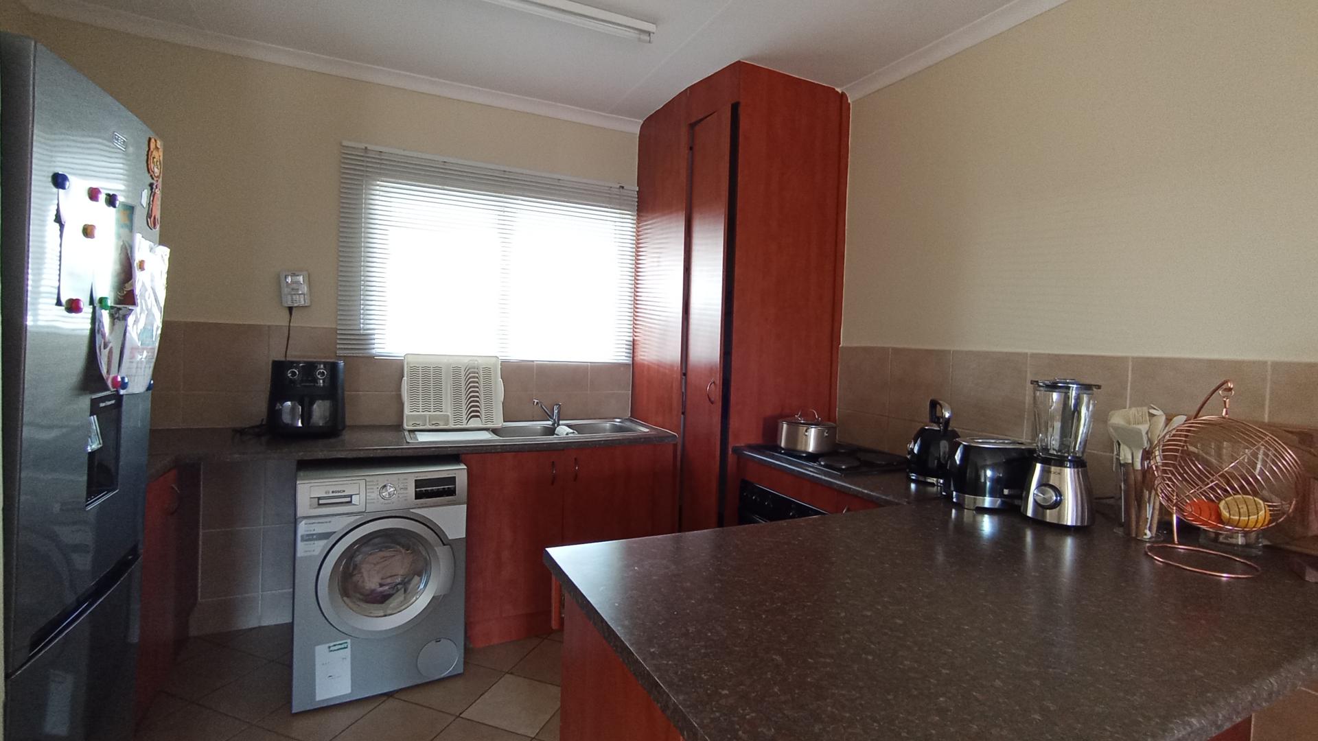 Kitchen - 7 square meters of property in Annlin