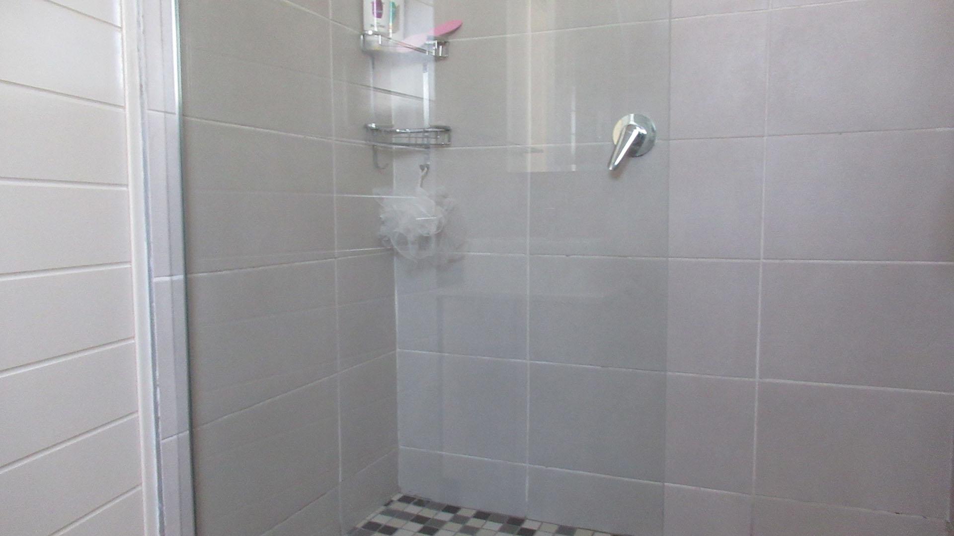 Main Bathroom - 4 square meters of property in Bryanston