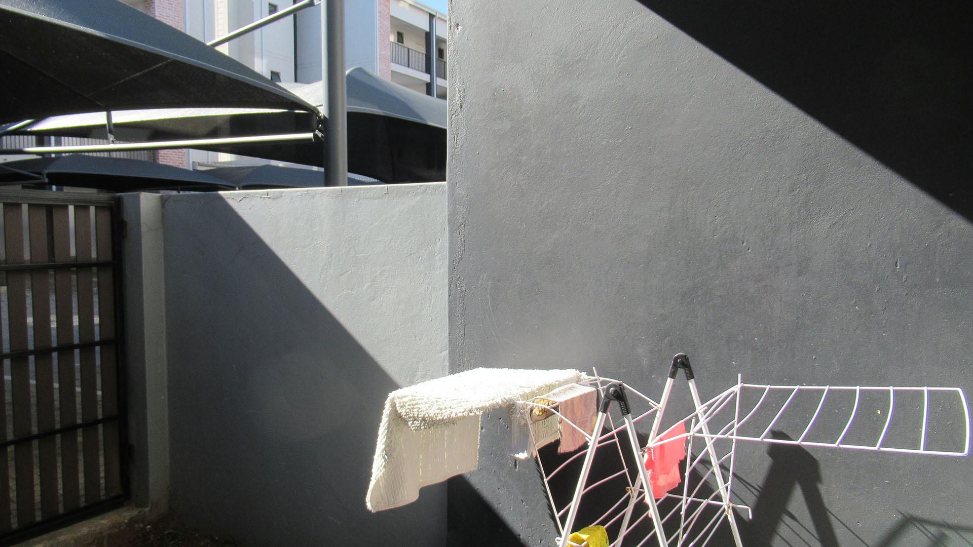 Patio - 9 square meters of property in Bryanston
