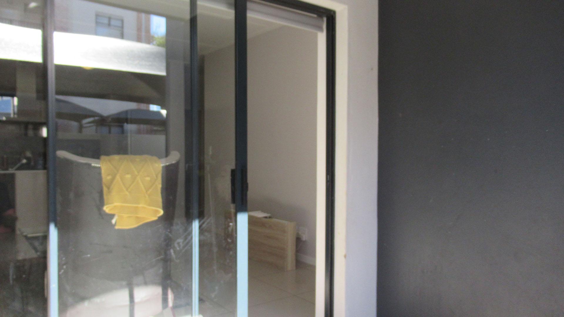 Patio - 9 square meters of property in Bryanston