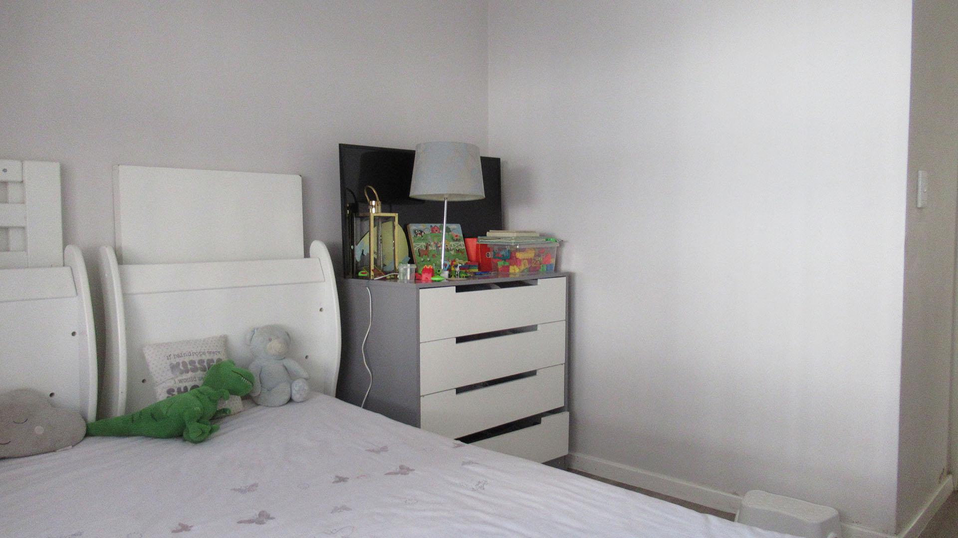 Bed Room 1 - 11 square meters of property in Bryanston