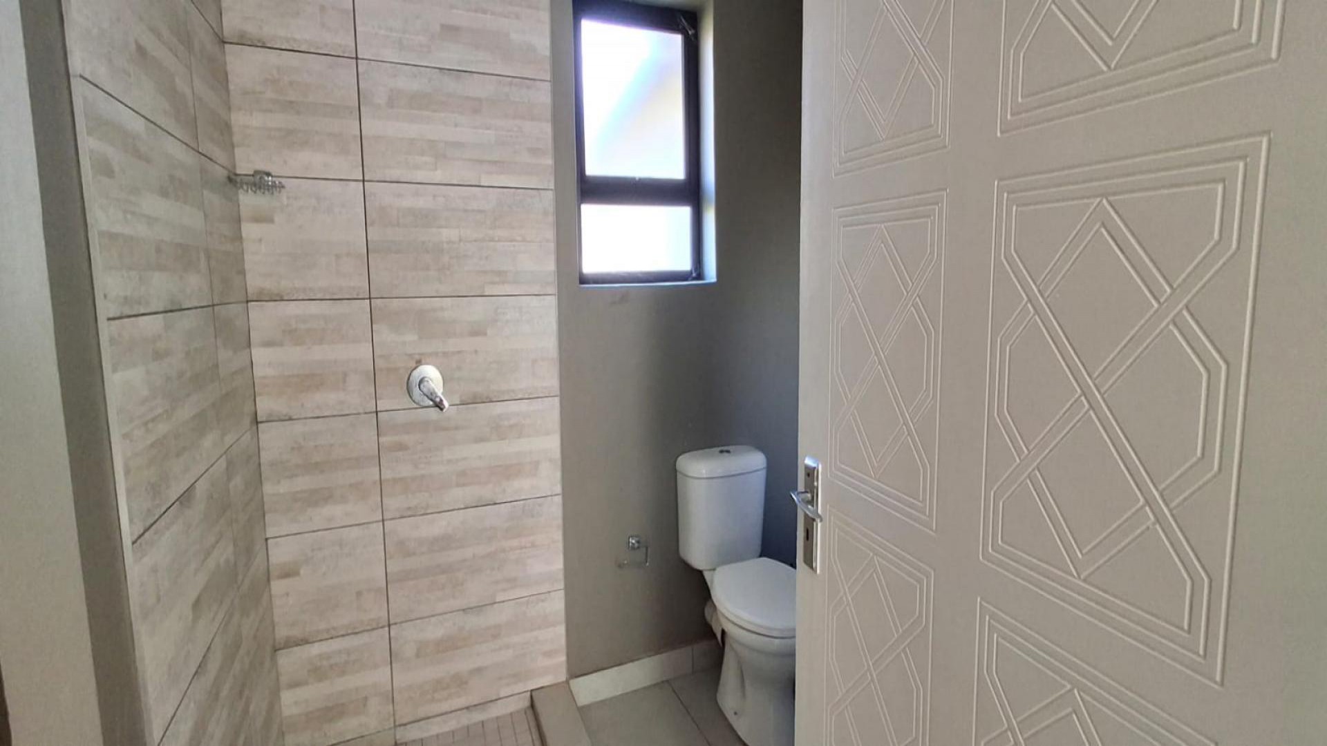 Bathroom 3+ of property in Helderkruin