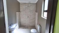 Bathroom 1 of property in Helderkruin