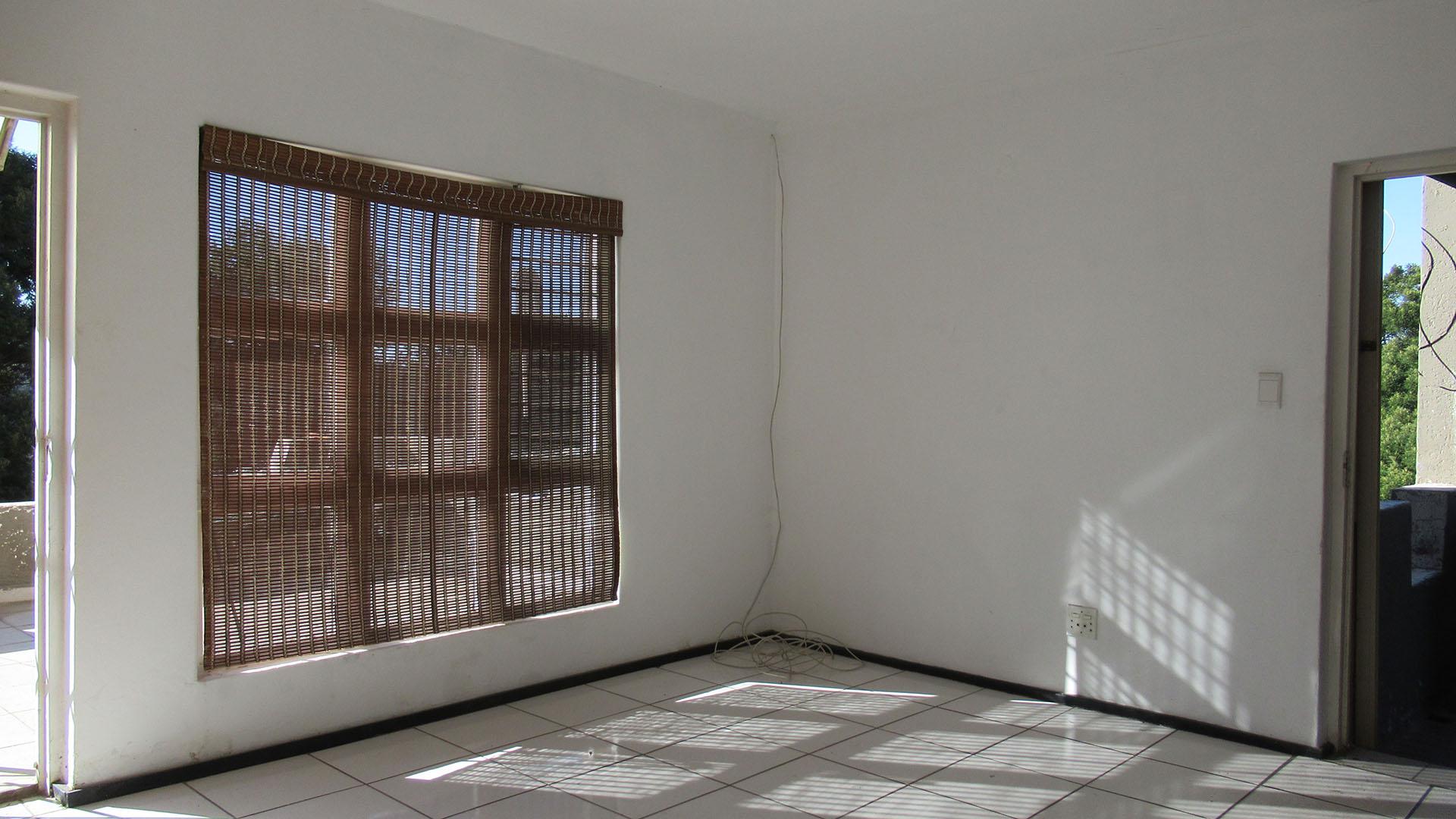 Lounges - 16 square meters of property in Winchester Hills