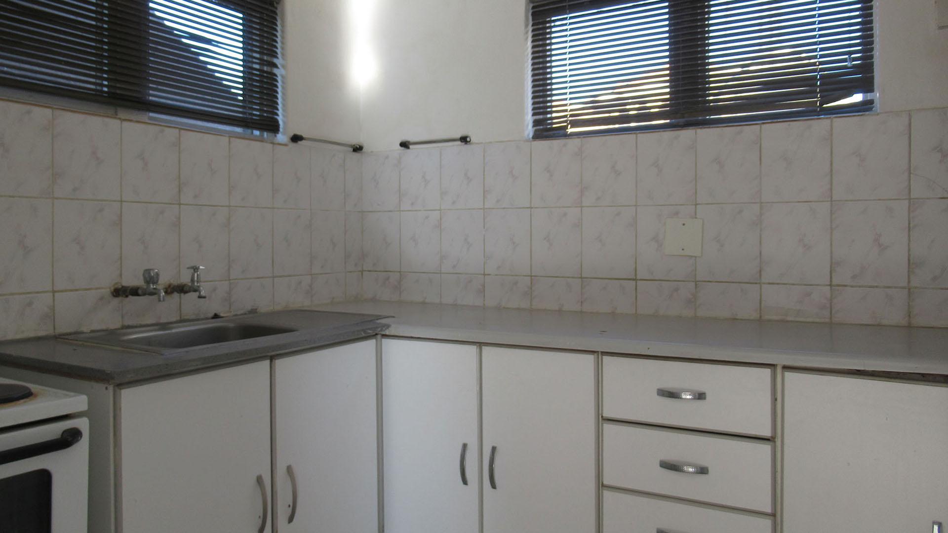 Kitchen - 8 square meters of property in Winchester Hills