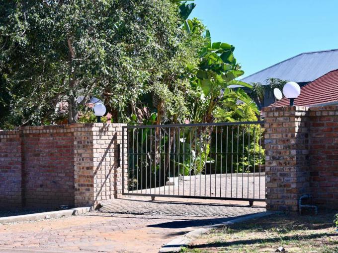 3 Bedroom House to Rent in Hoedspruit - Property to rent - MR715913