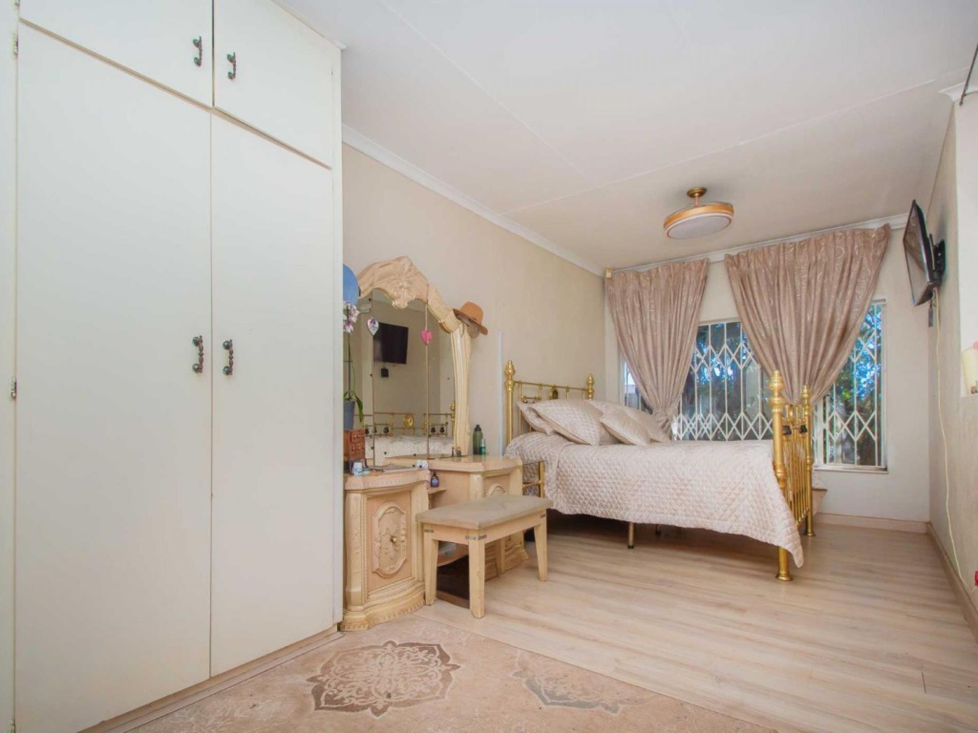  of property in Wilropark