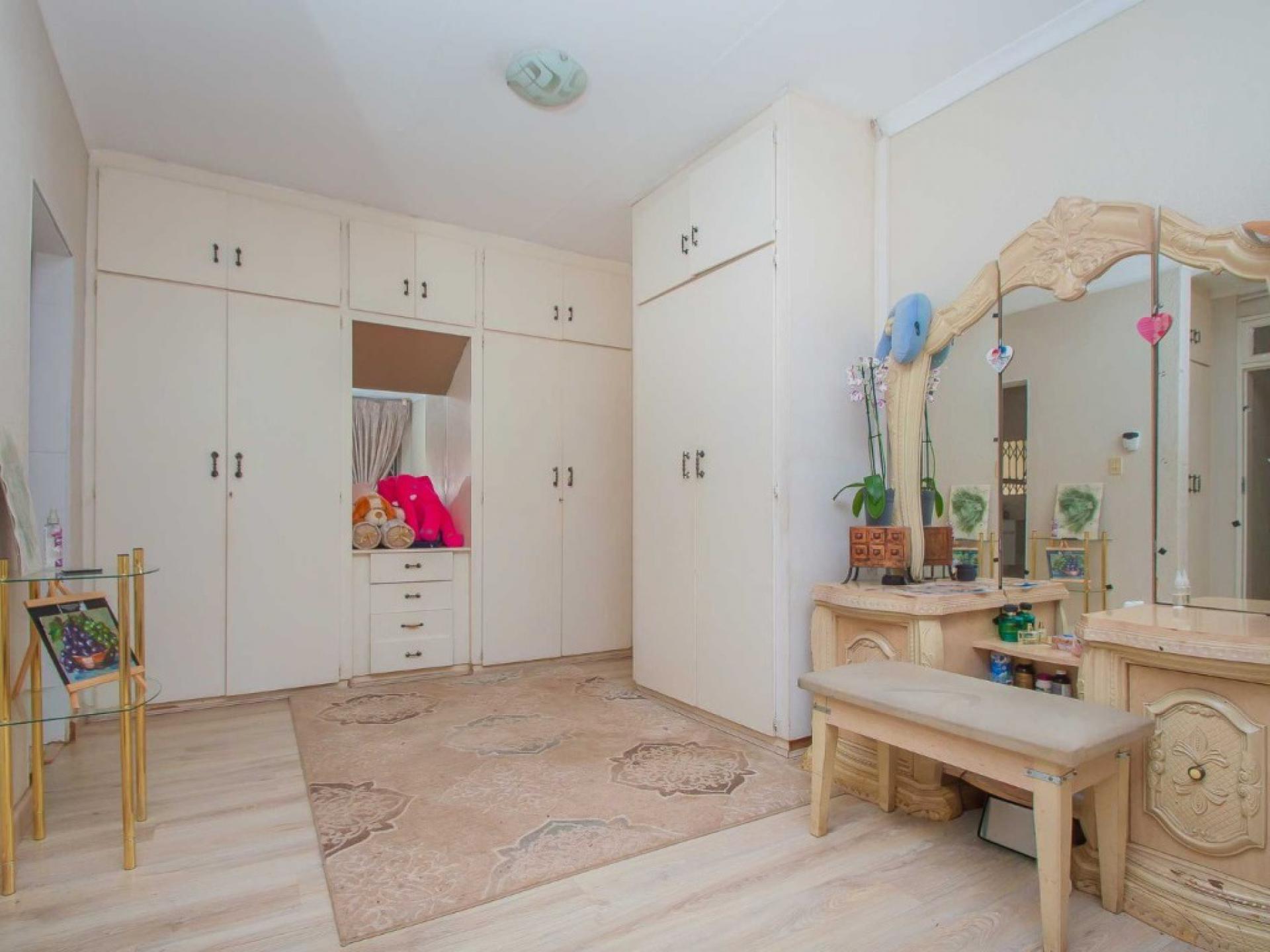  of property in Wilropark