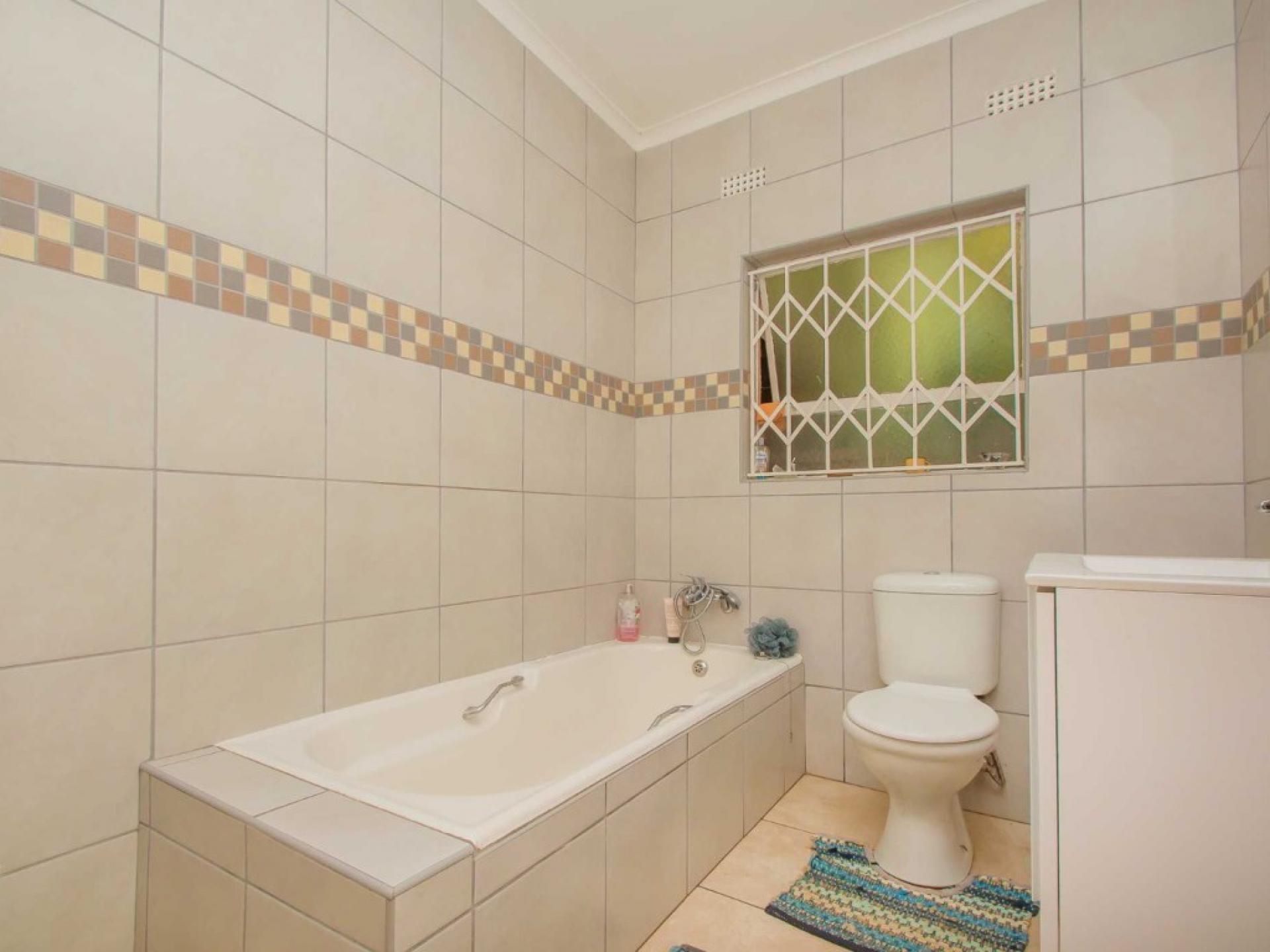  of property in Wilropark
