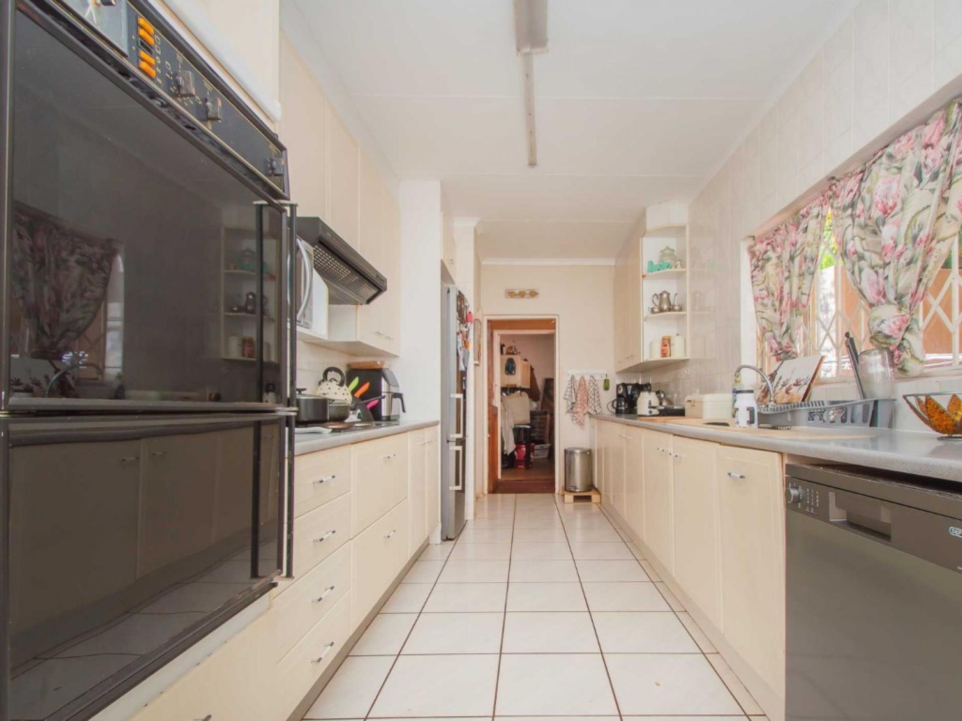  of property in Wilropark