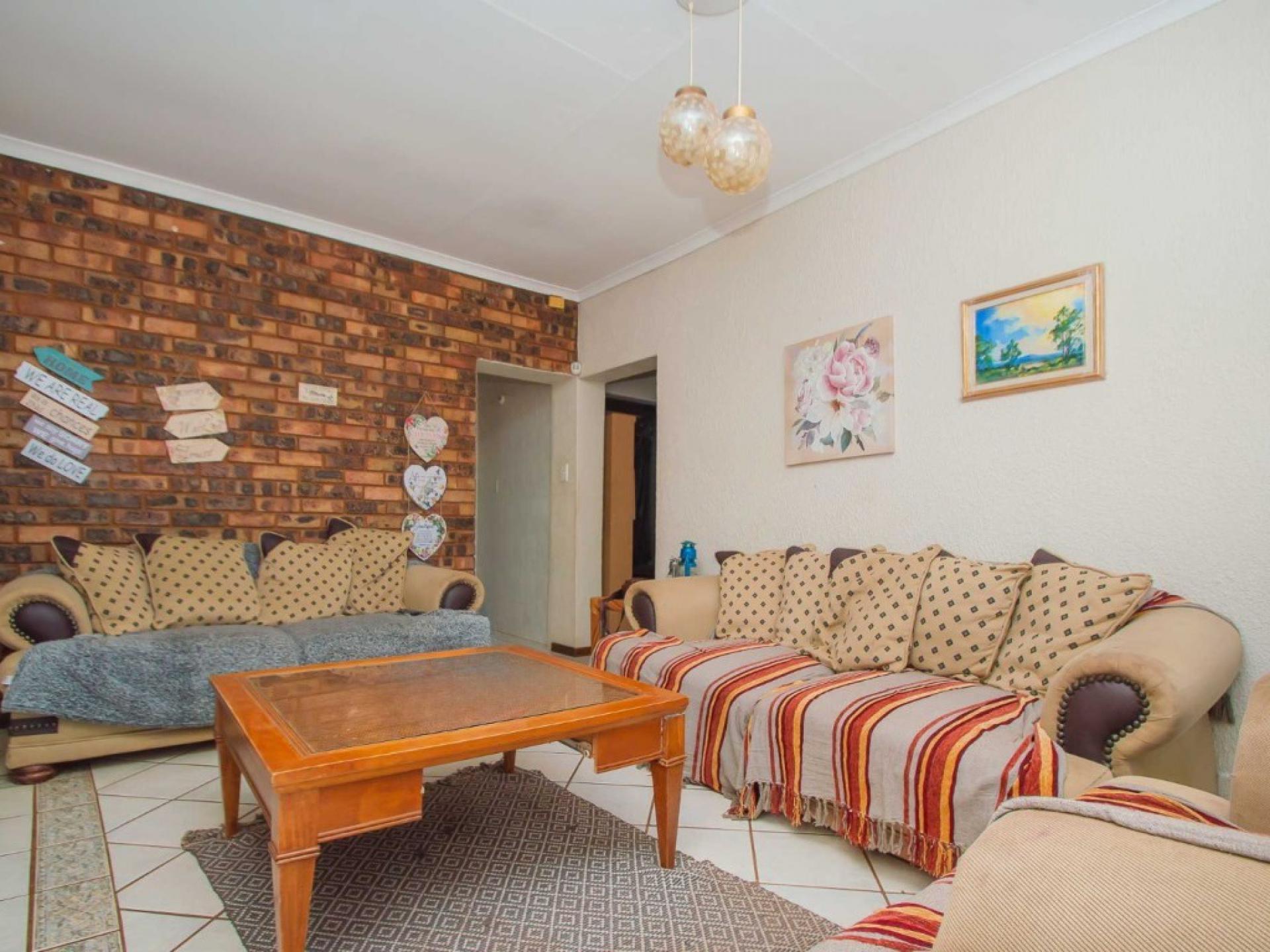  of property in Wilropark