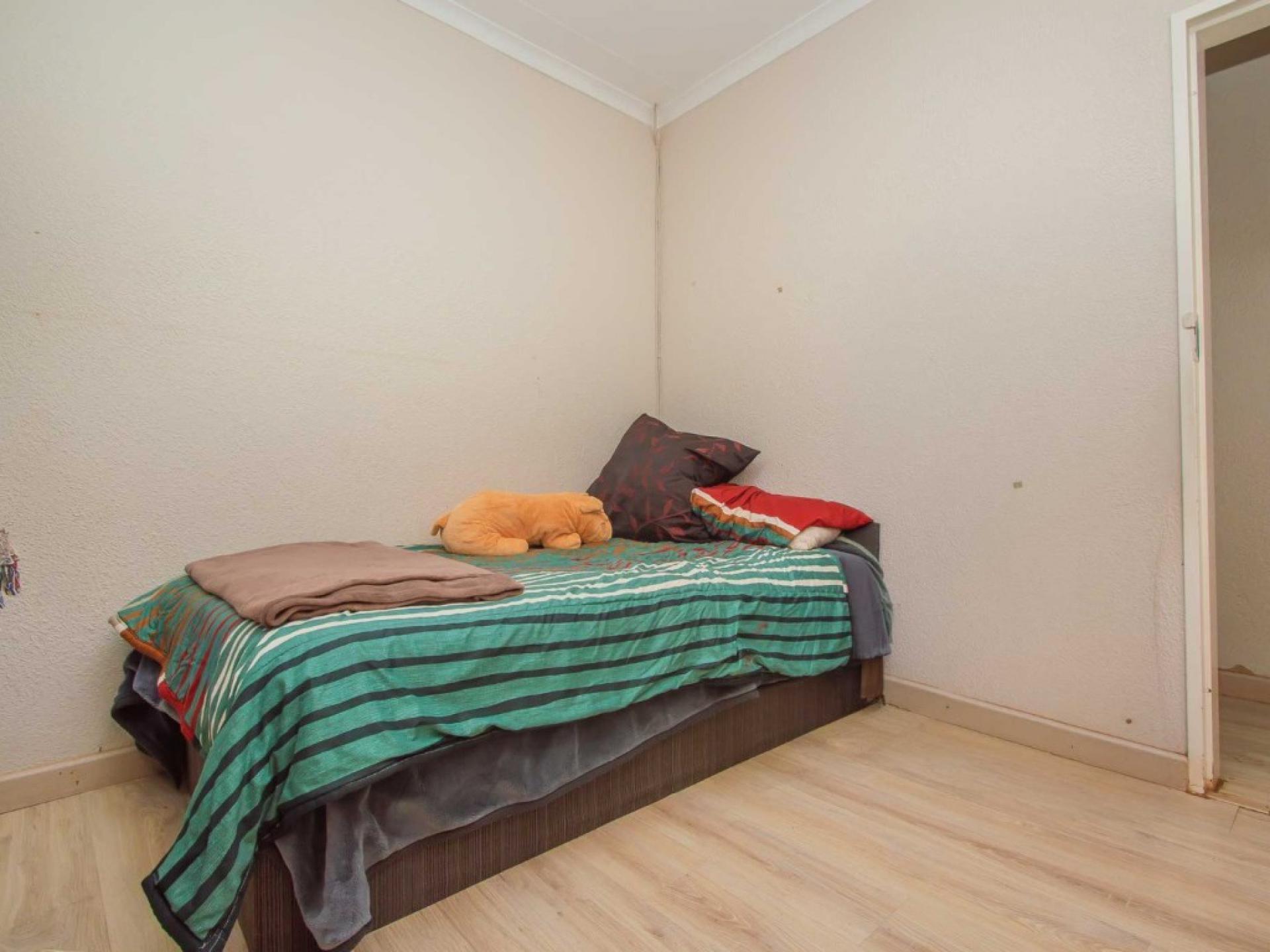  of property in Wilropark