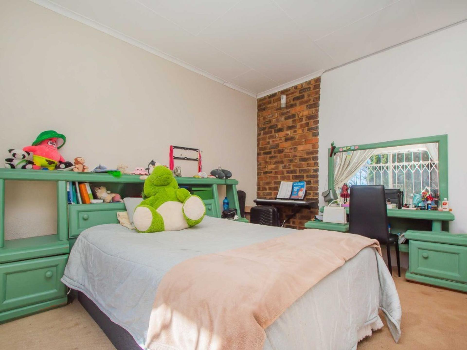  of property in Wilropark