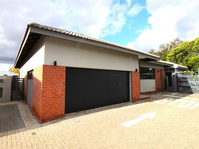 3 Bedroom Simplex for Sale For Sale in Langenhoven Park - MR715921