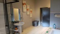Bathroom 1 of property in Primrose