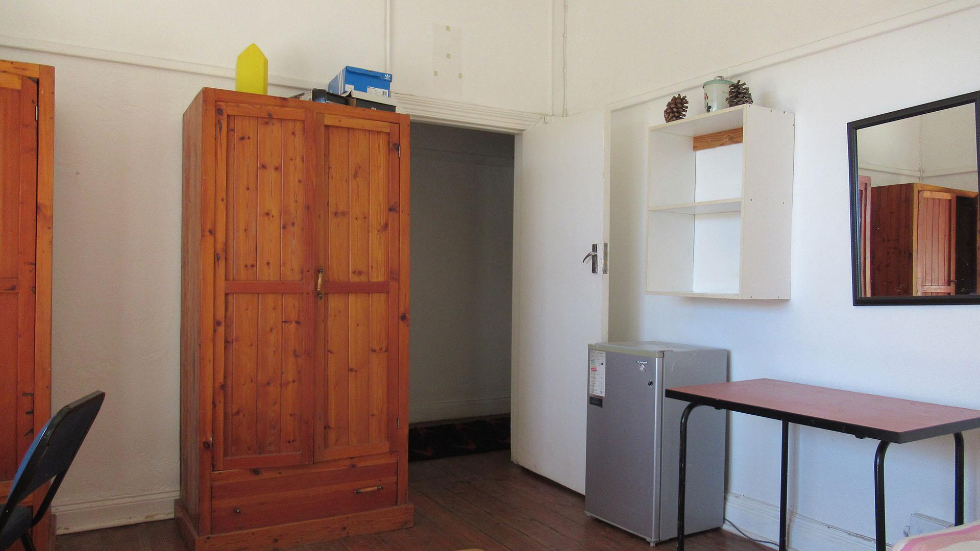 Bed Room 1 - 19 square meters of property in Brixton