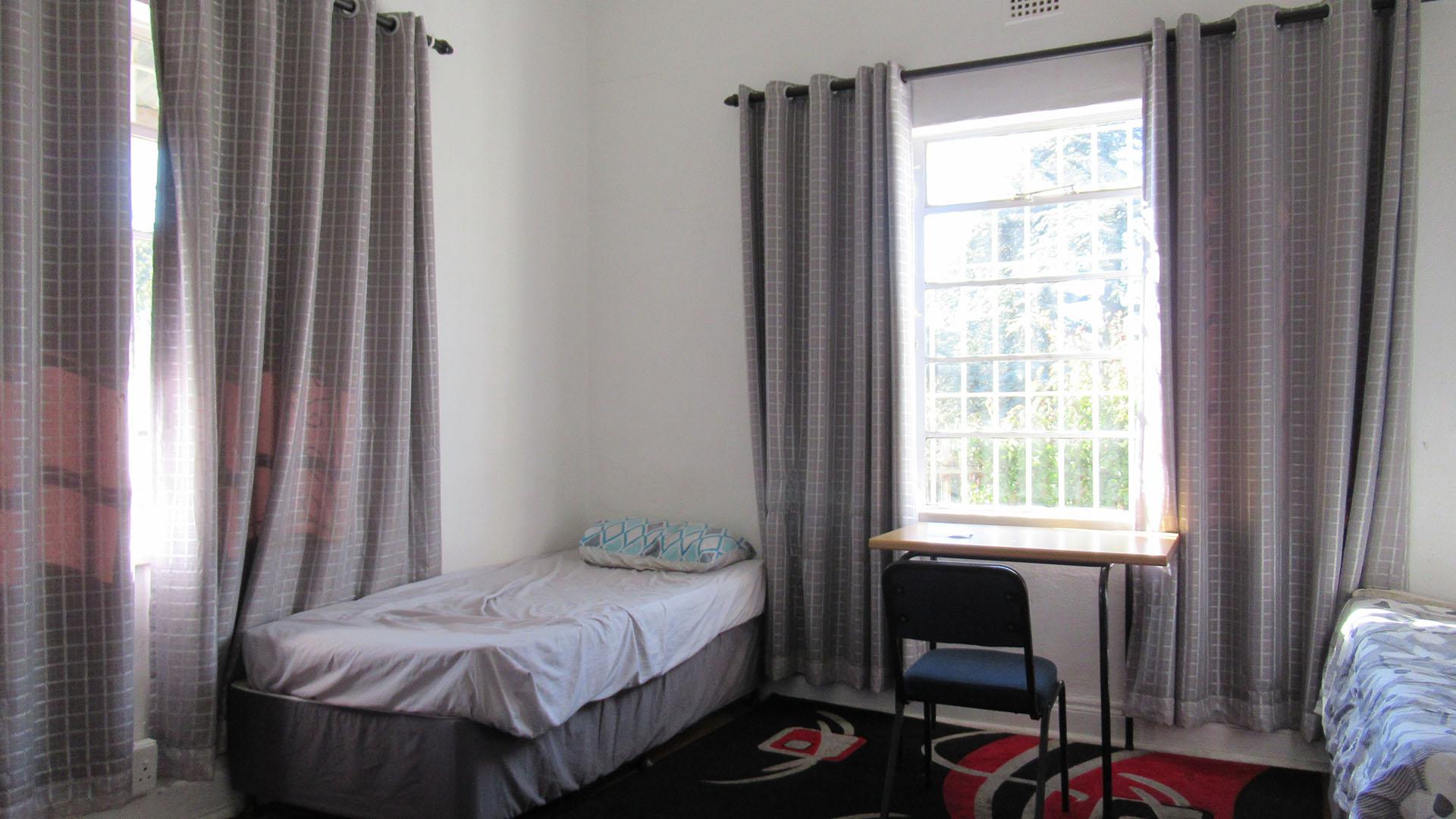 Bed Room 2 - 19 square meters of property in Brixton