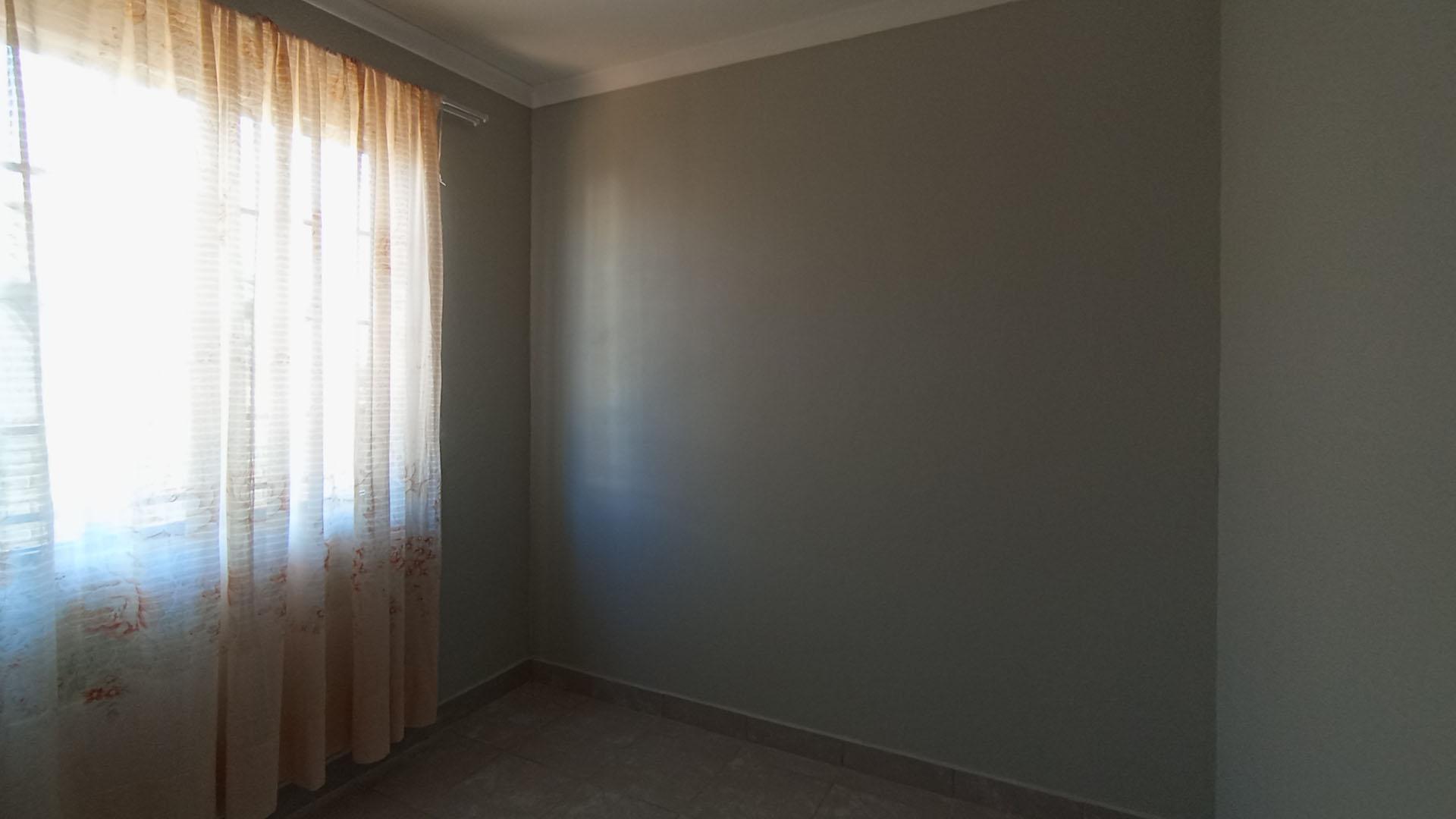 Bed Room 2 - 8 square meters of property in Glenway Estate