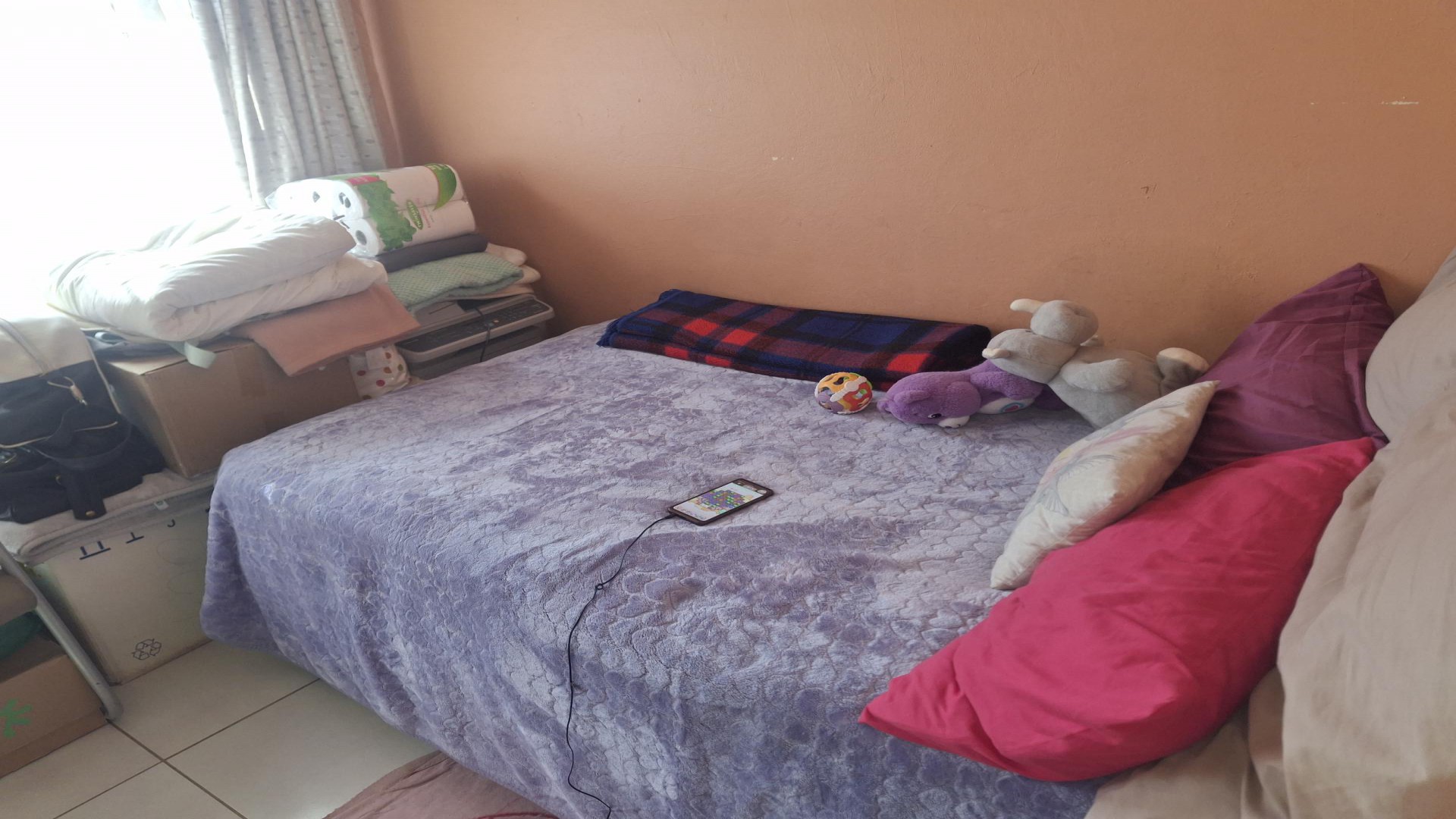 Bed Room 1 of property in Commercia