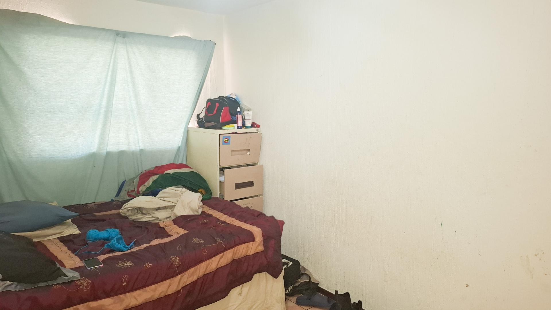 Bed Room 1 of property in Ferndale - JHB