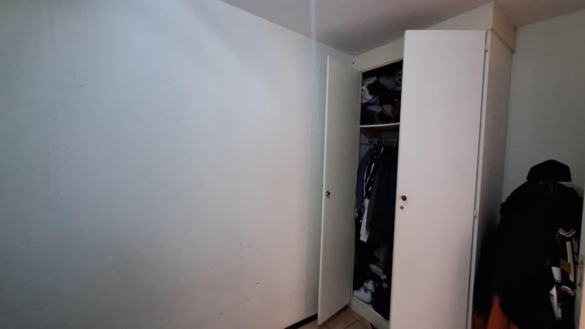 Bed Room 1 - 13 square meters of property in Ferndale - JHB
