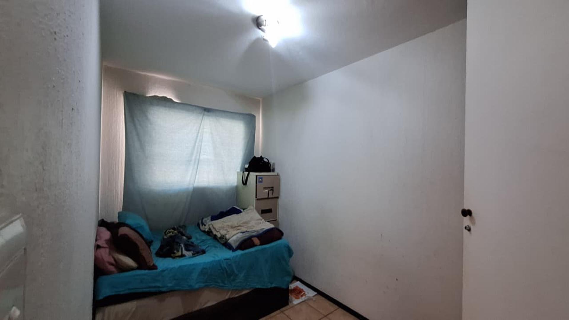 Bed Room 1 - 13 square meters of property in Ferndale - JHB