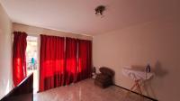 Lounges - 27 square meters of property in Ferndale - JHB