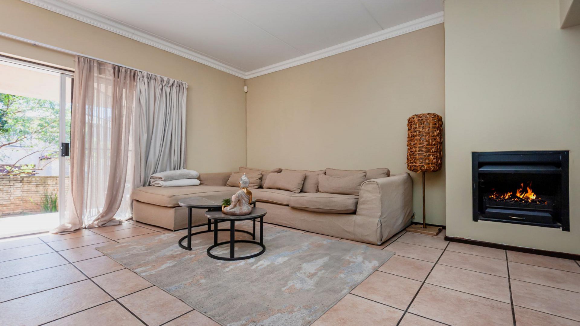 Lounges of property in Northgate (JHB)