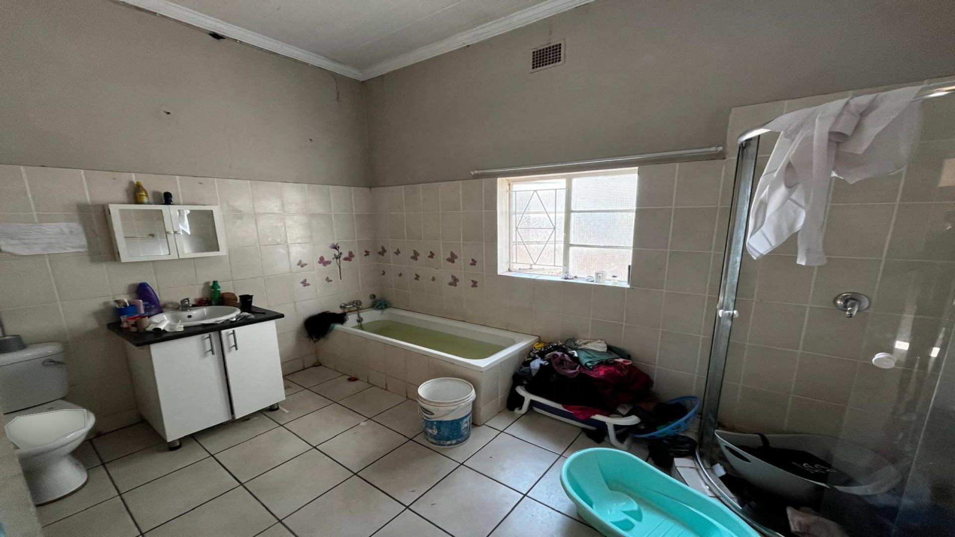 Bathroom 1 of property in Kimberley