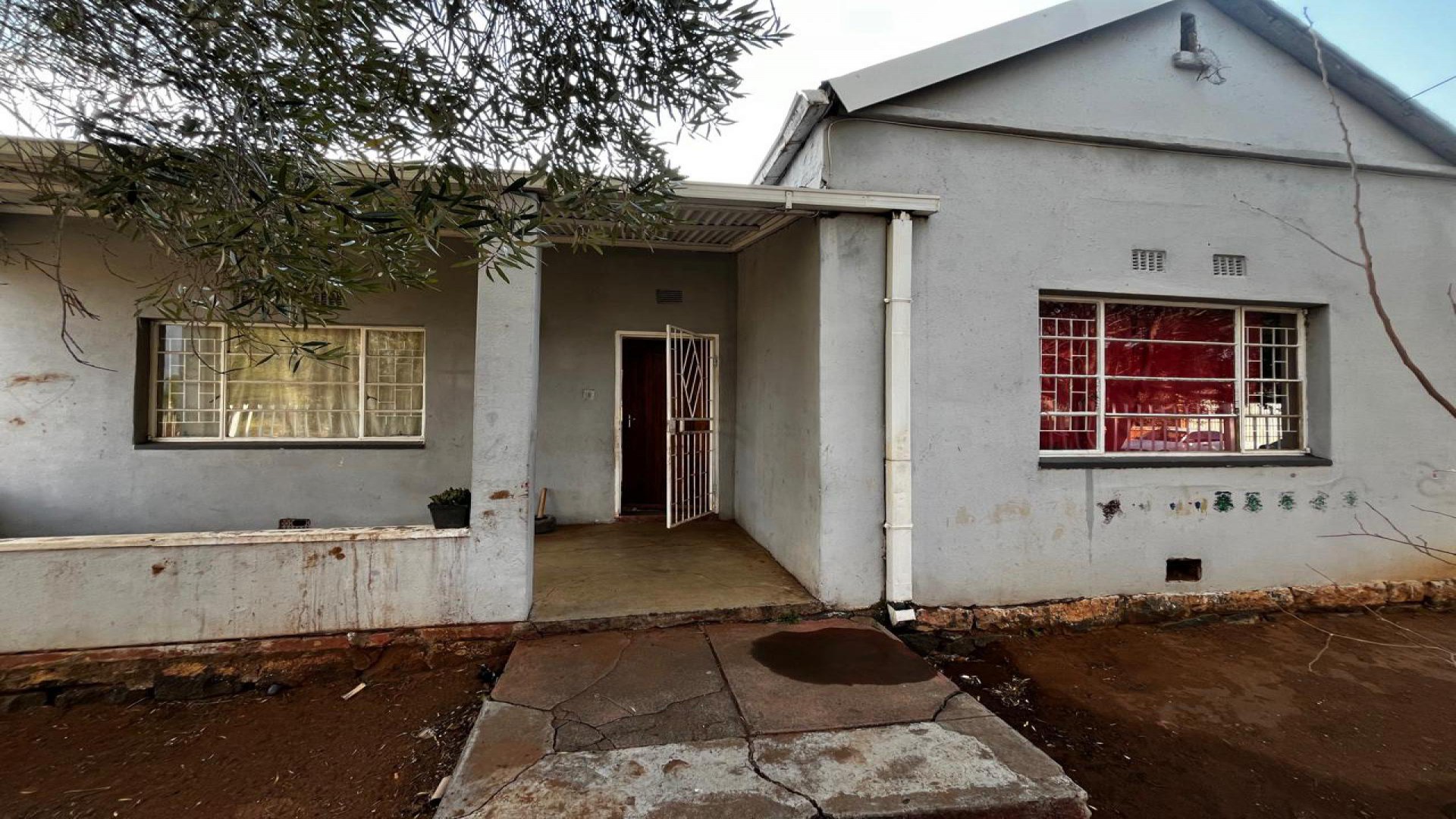 Front View of property in Kimberley