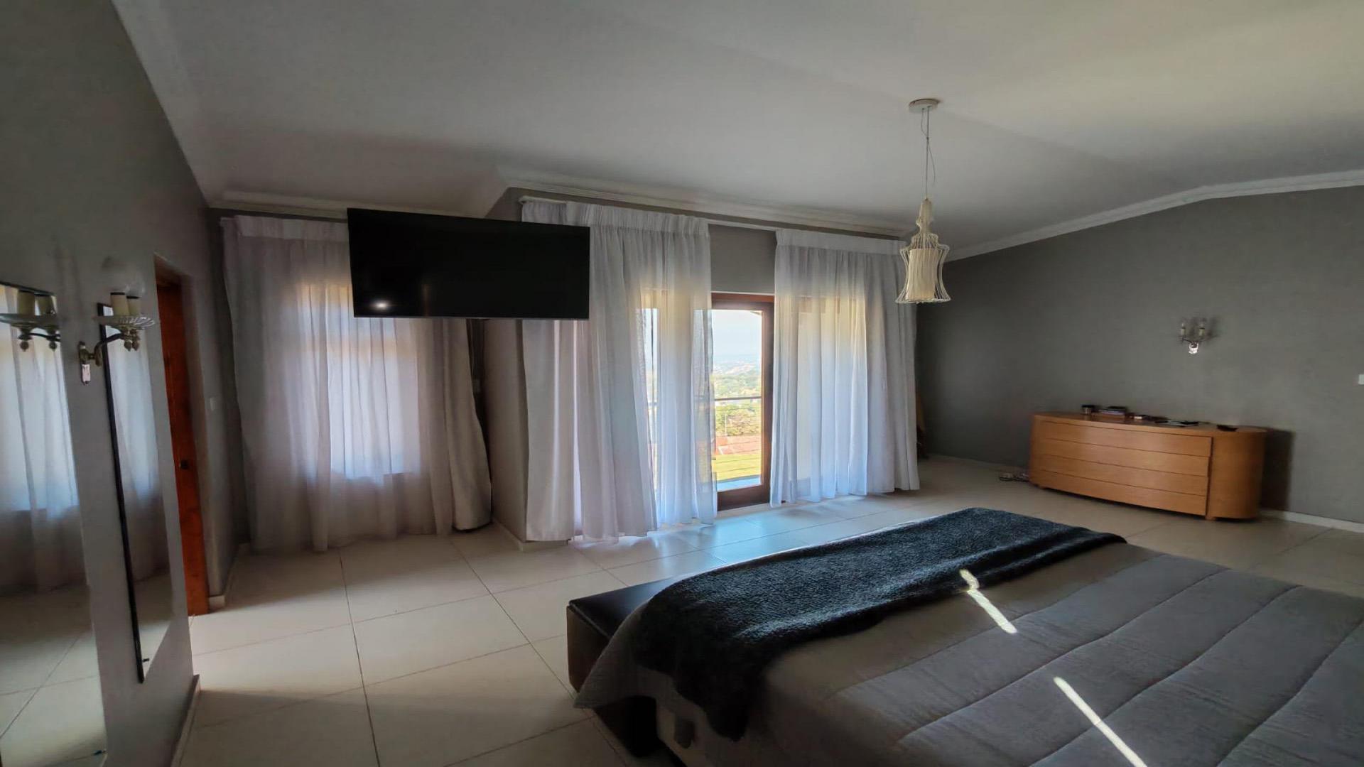 Bed Room 1 of property in Dawncliffe