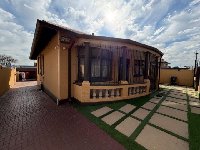 4 Bedroom House for Sale For Sale in Kensington - JHB - MR715990