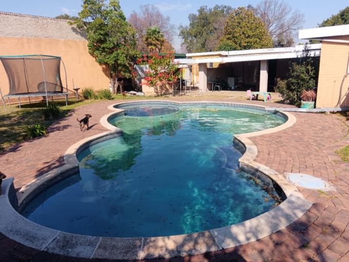 4 Bedroom House for Sale For Sale in Elspark - MR716007
