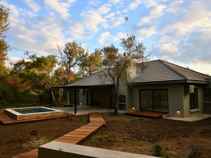 3 Bedroom House for Sale For Sale in Hoedspruit - MR716027