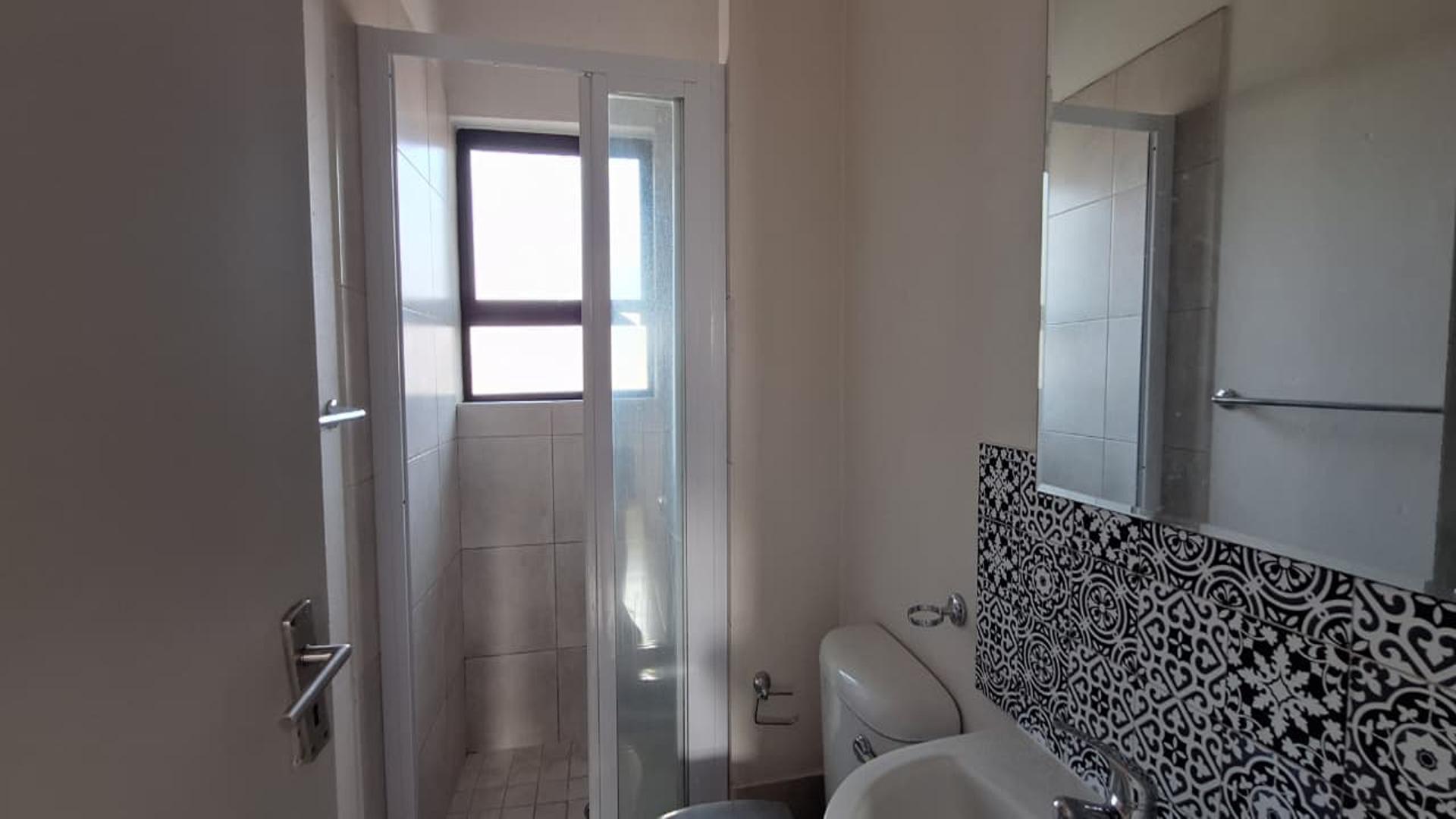 Bathroom 1 - 5 square meters of property in Benoni AH