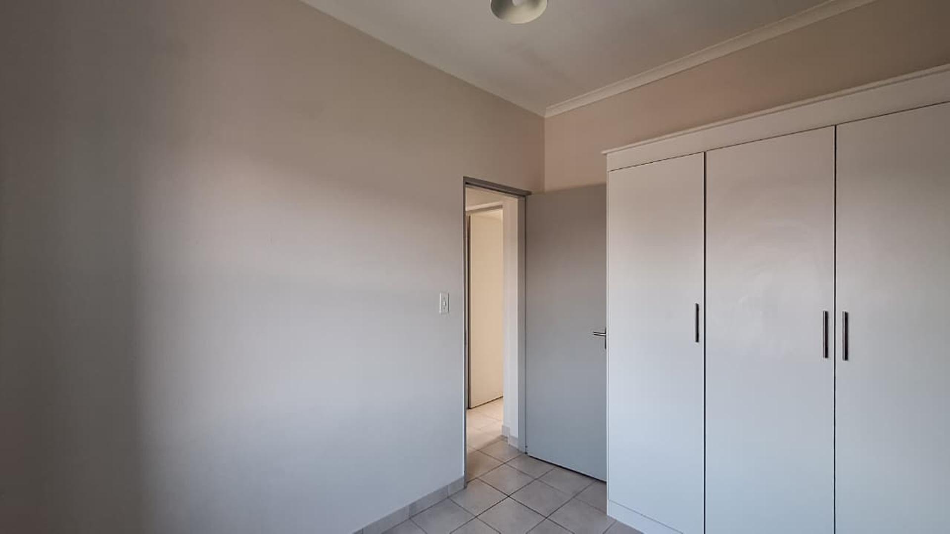 Bed Room 2 - 12 square meters of property in Benoni AH