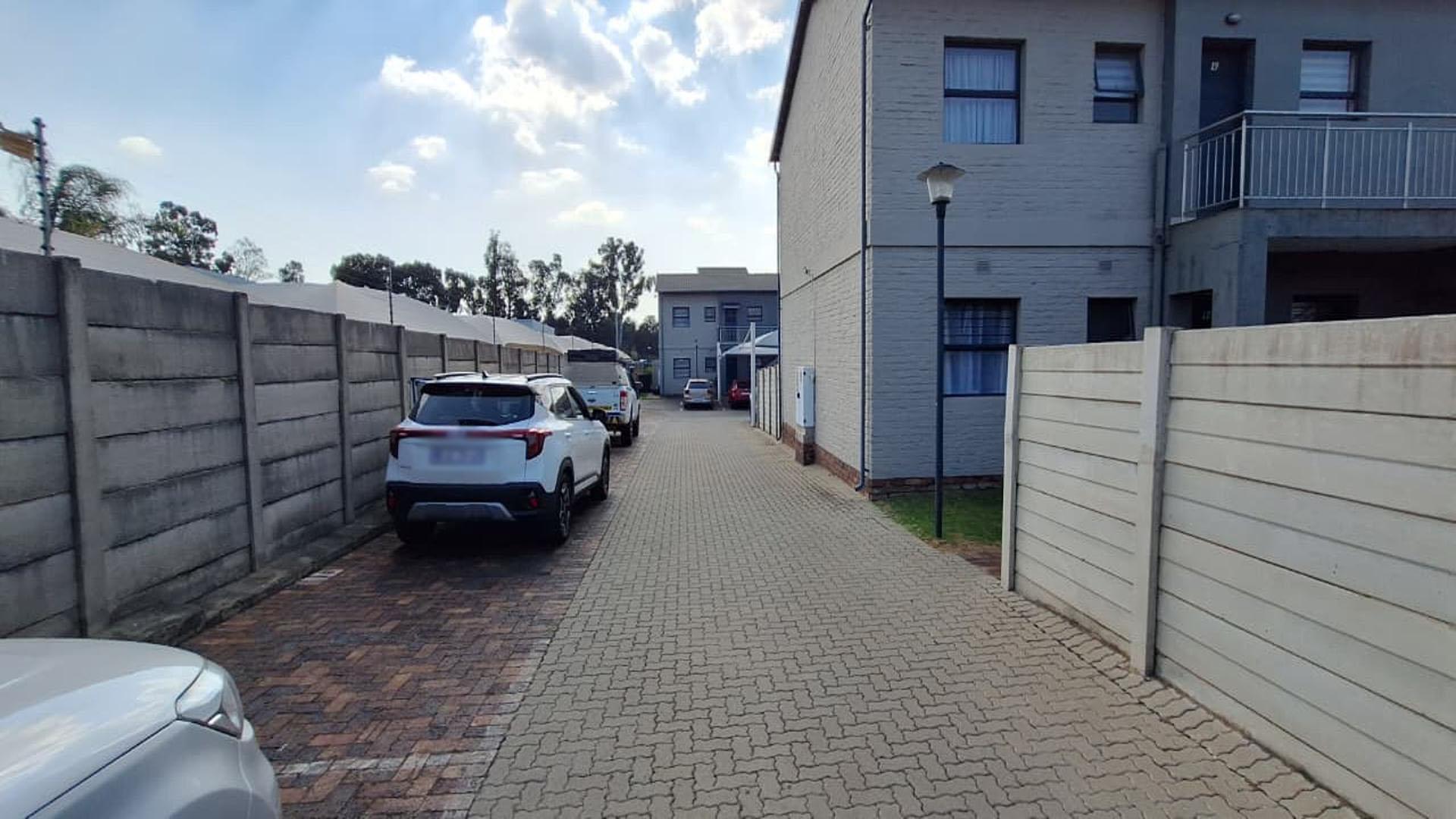 Front View of property in Benoni AH