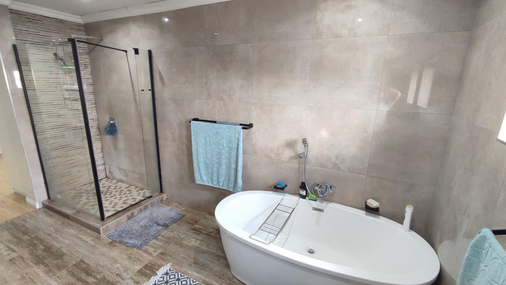  of property in Monavoni