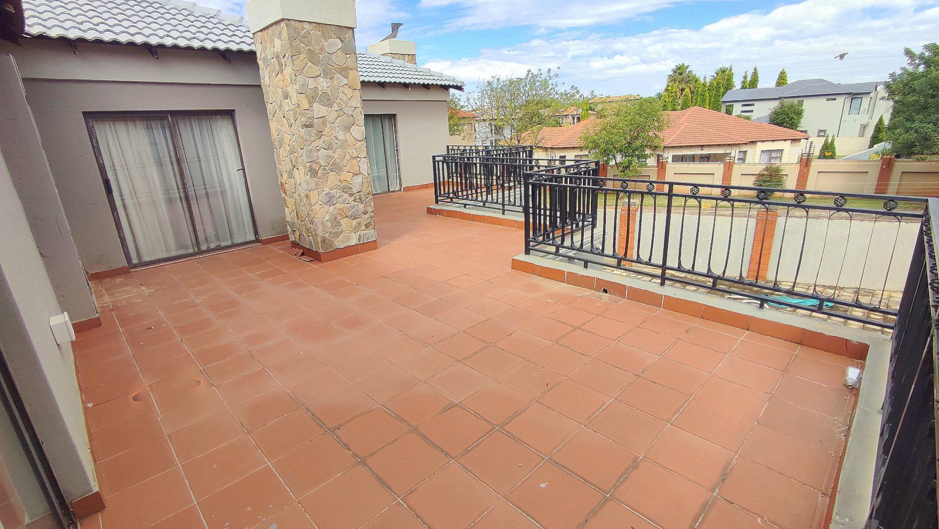  of property in Monavoni