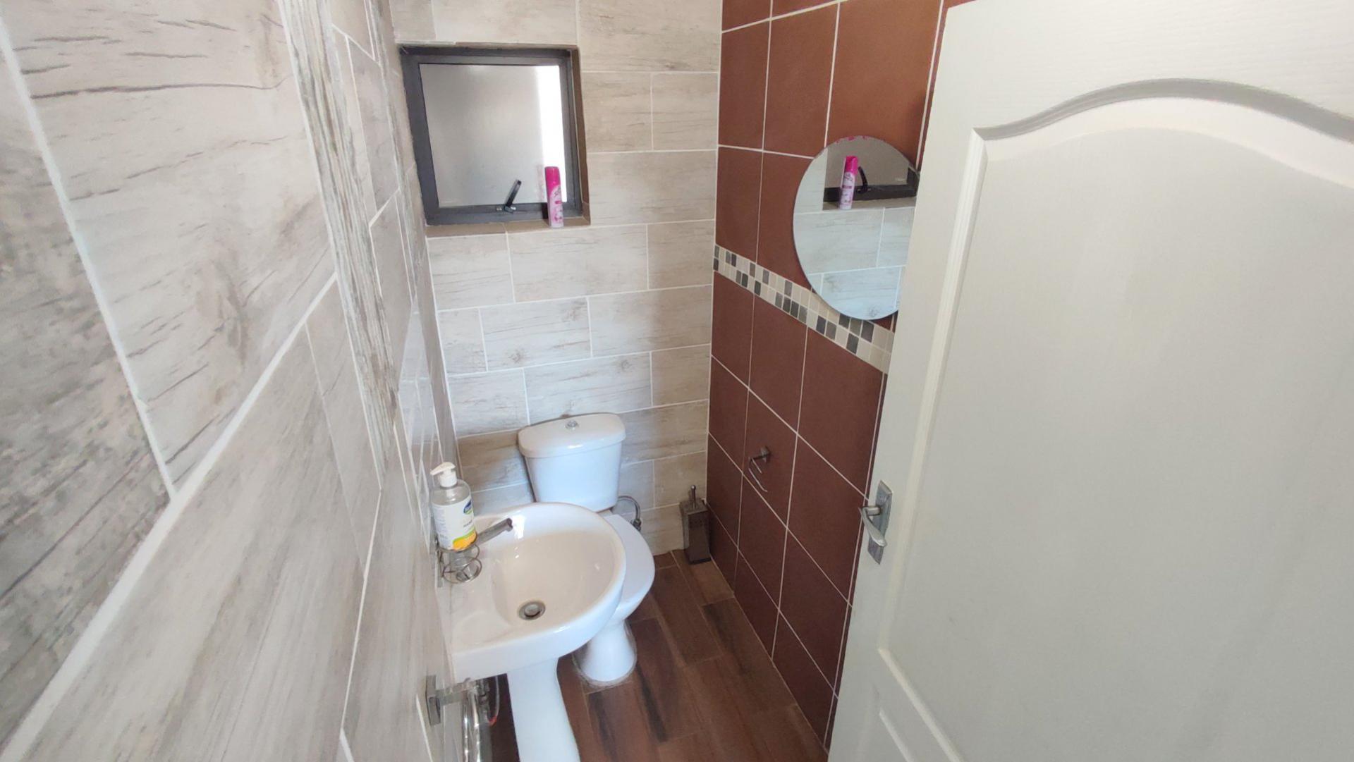  of property in Monavoni