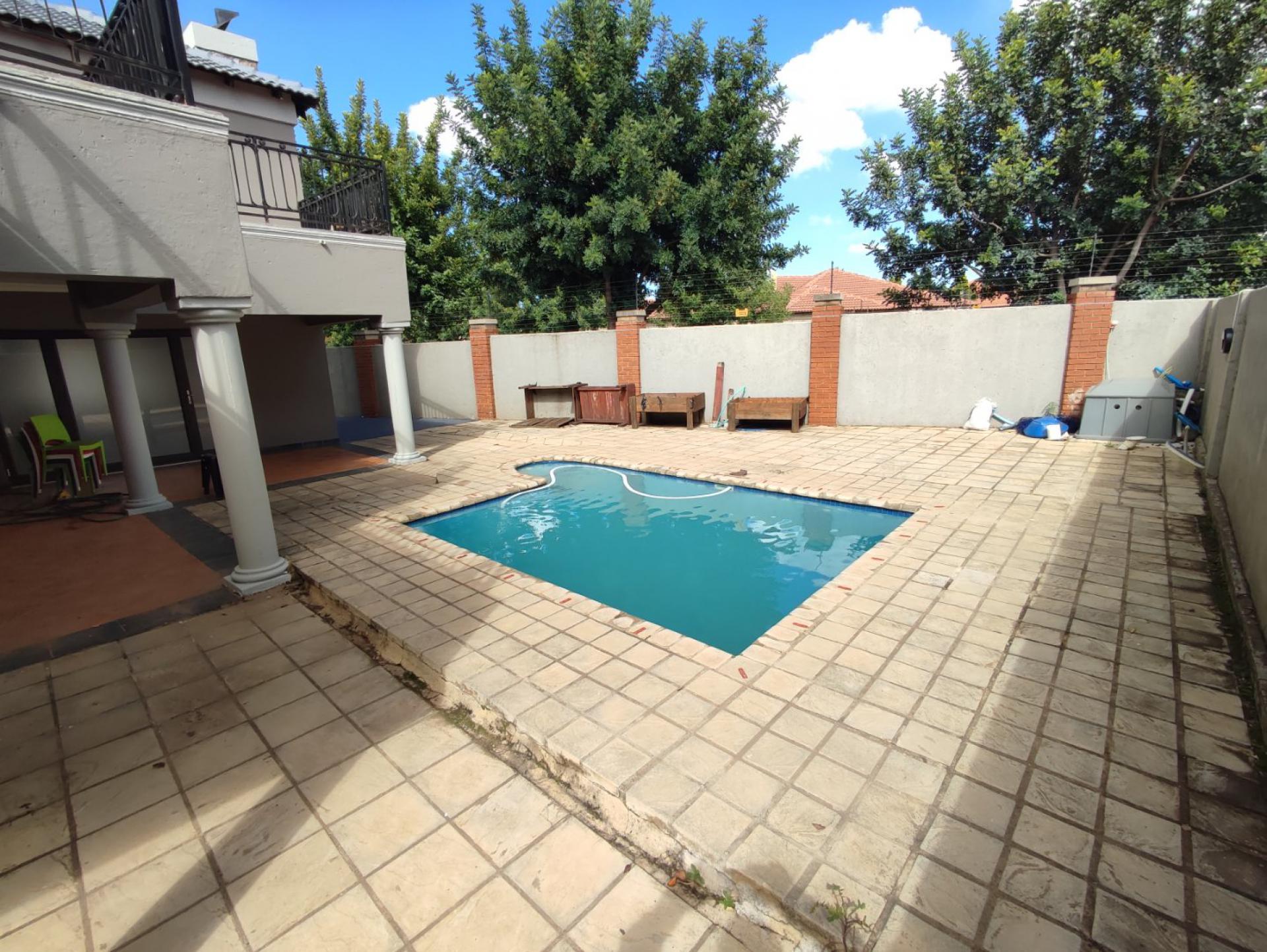  of property in Monavoni